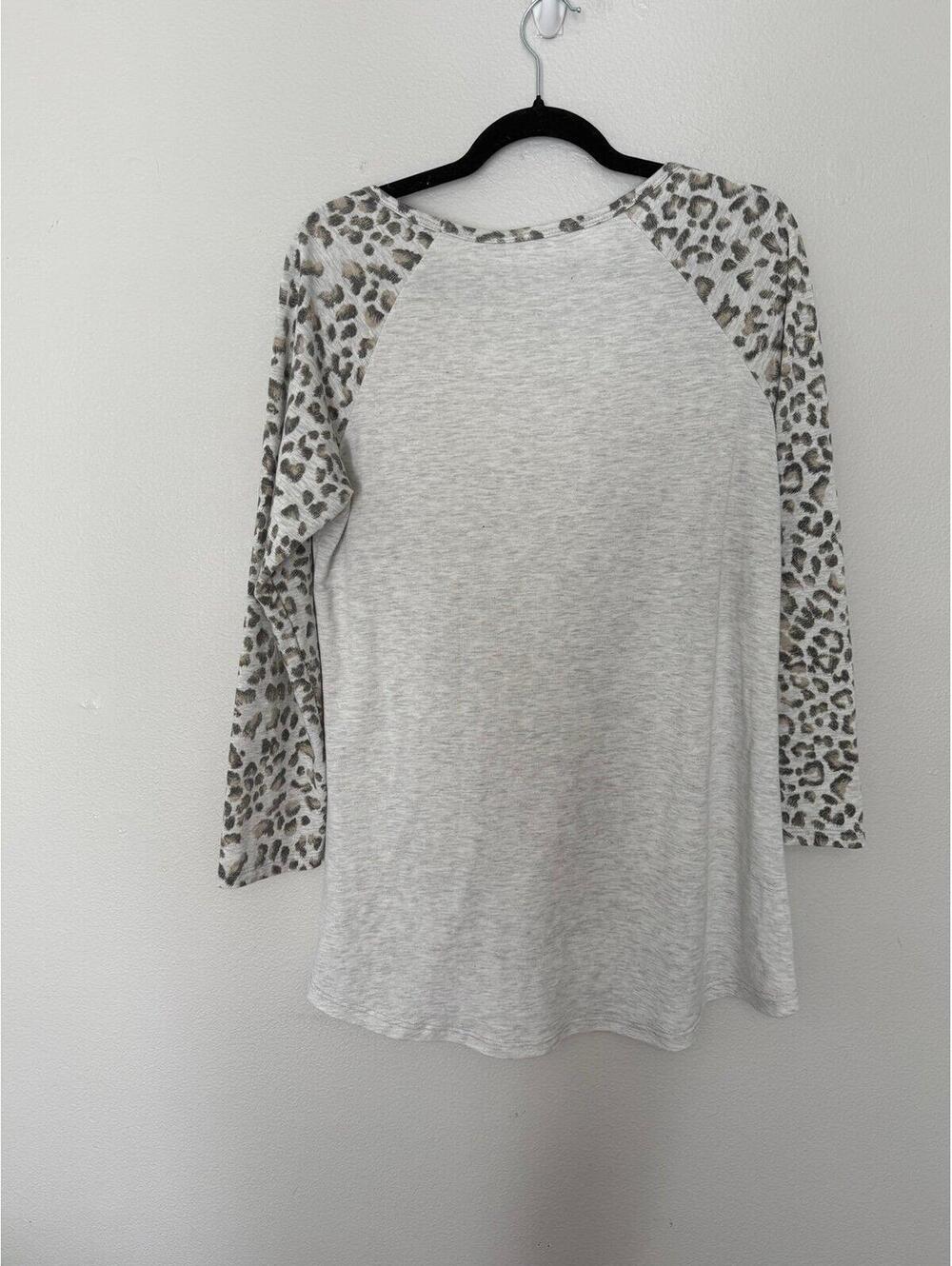size large long sleeve - Picture 2 of 4